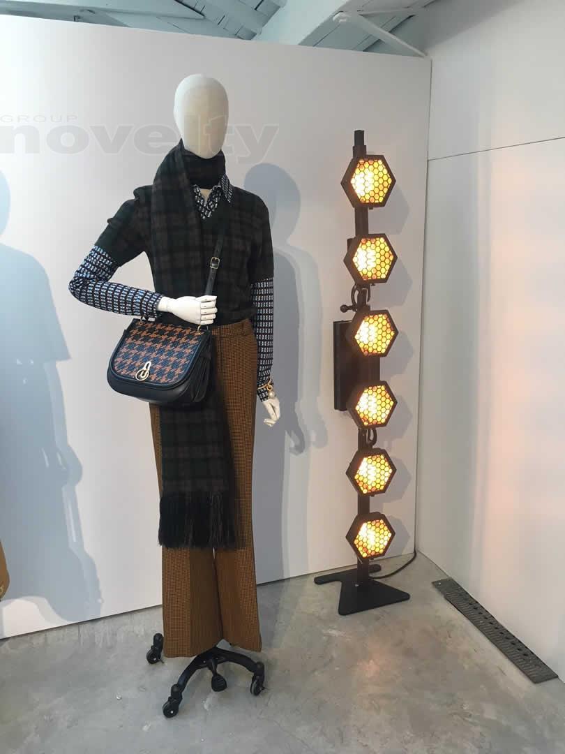 Visuel Novelty UK in Paris | Showroom MURLBERRY 