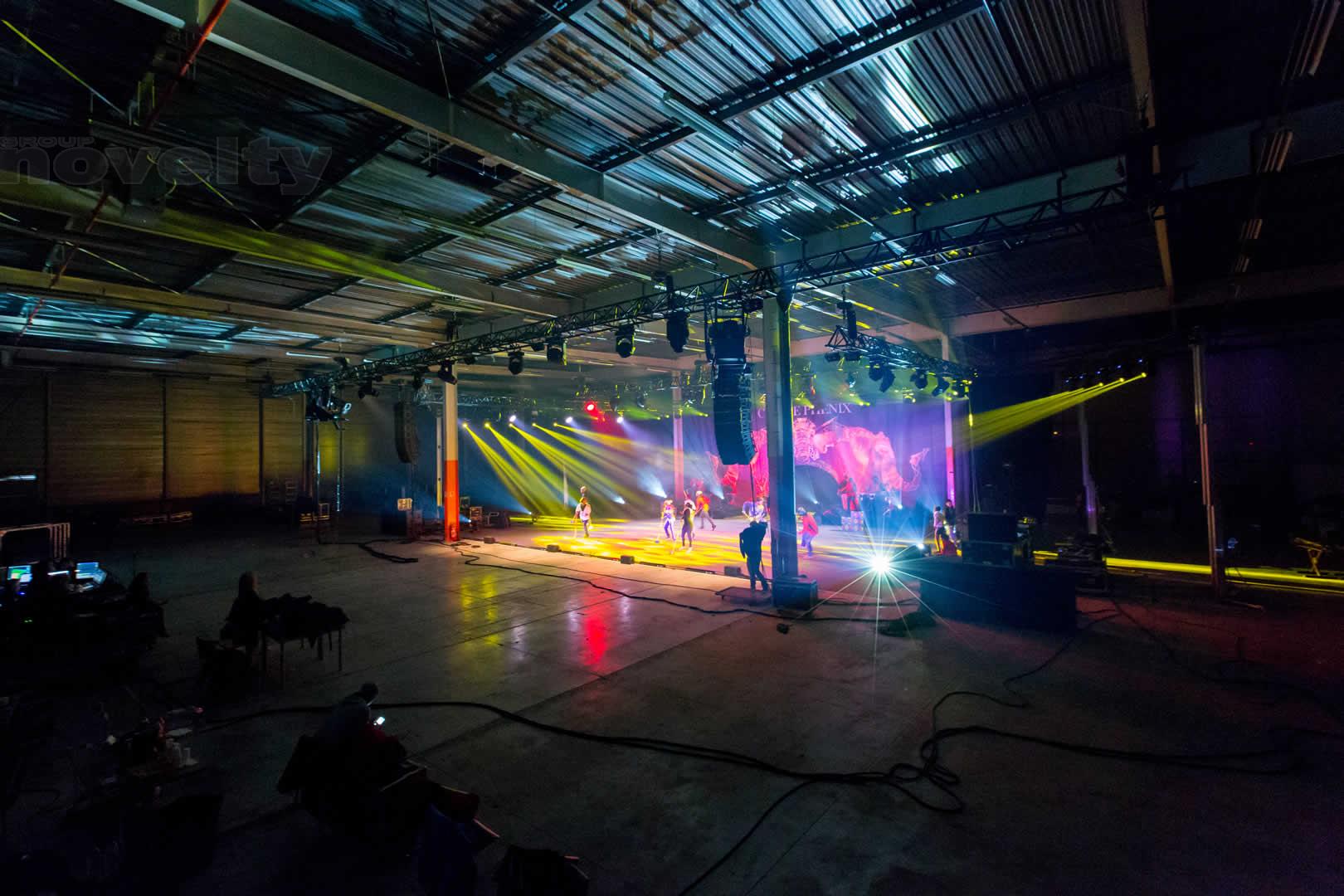 Visuel La tournée Cirkafrika 2 en répétition dans le showroom Groupe Novelty de Longjumeau